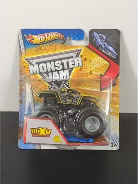 Hot Wheels Yellow Monster Jam  Max-D  st Edition NEW IN BOX